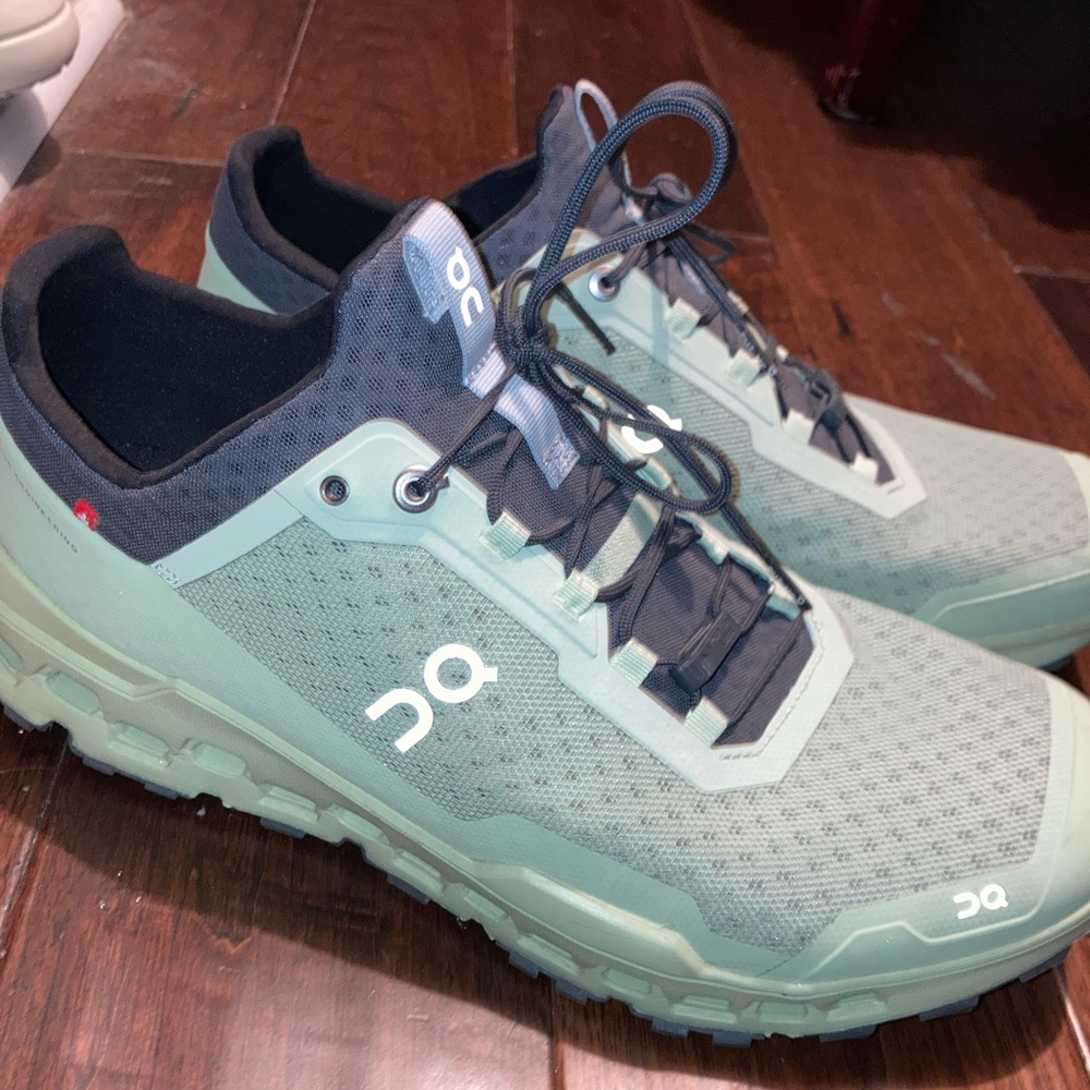 On Cloud 5 Mens show - Condition: worn once Size: 11